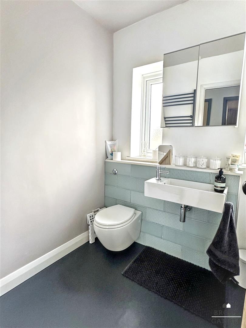 3 Bedroom House. Avard Crescent in Eastbourne, East Sussex 14